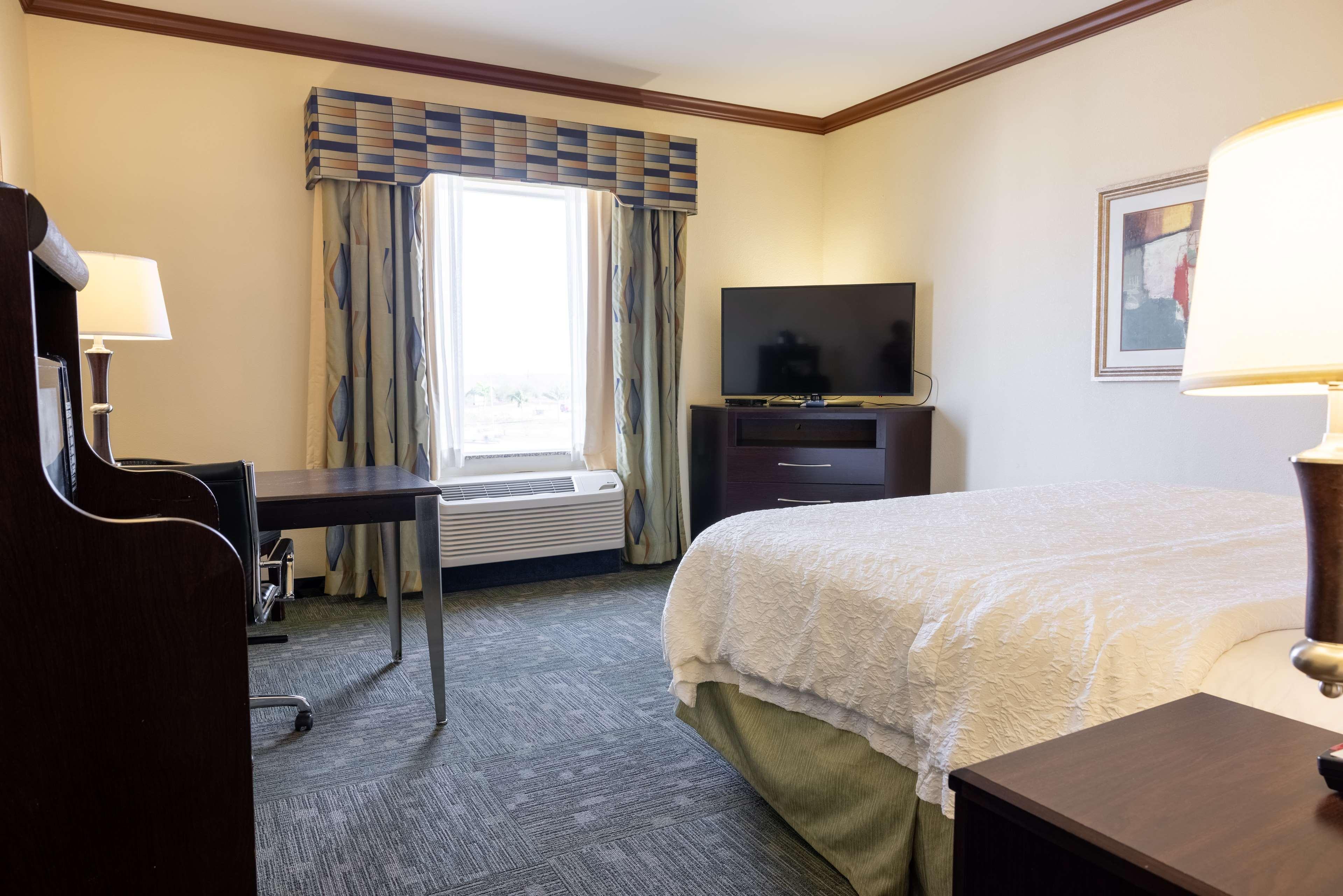 Hampton Inn Alice Екстер'єр фото